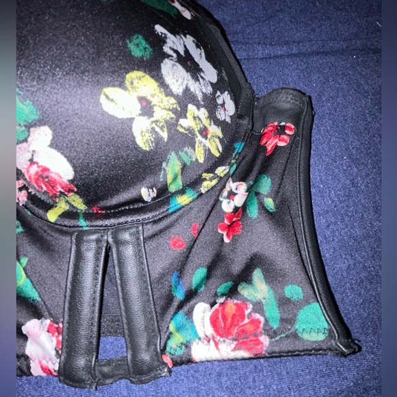 Victoria secret bra size 34B - Picture 2 of 7